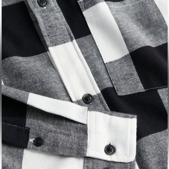H&M Relaxed Fit Flannel Shirt - Picture 2 of 5